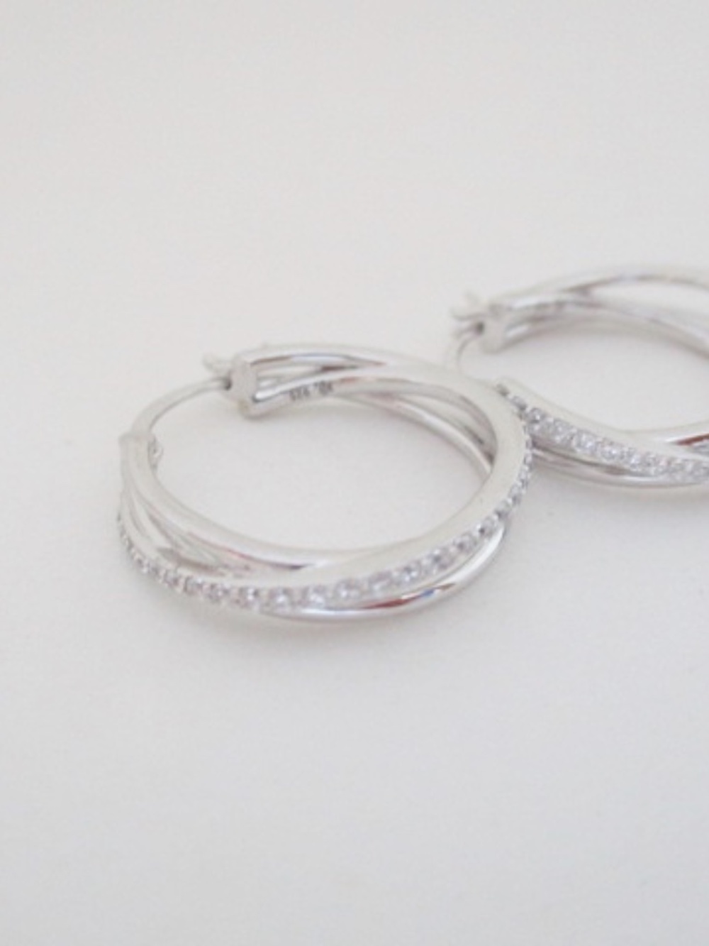 RALPH LAUREN - Pavé Crisscross Hoop Earrings in Sterling Silver - Picture 5 of 9